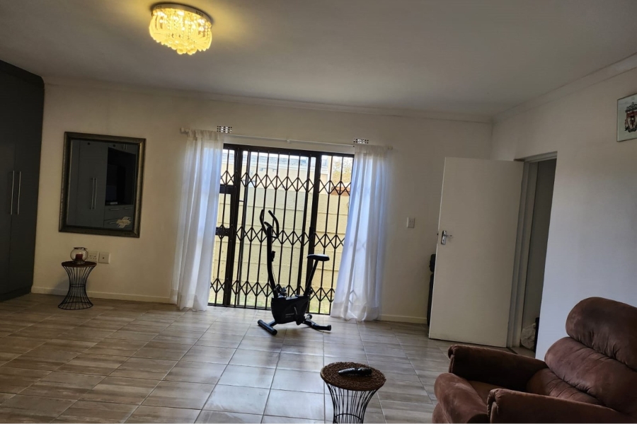 4 Bedroom Property for Sale in Bardale Village Western Cape